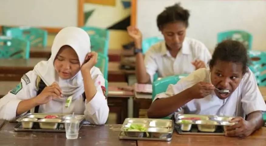 BGN Reformasi Program Makan Bergizi Gratis Prioritaskan Wilayah Terpencil Kelompok Rentan Hapus Sekolah Mampu Daftar