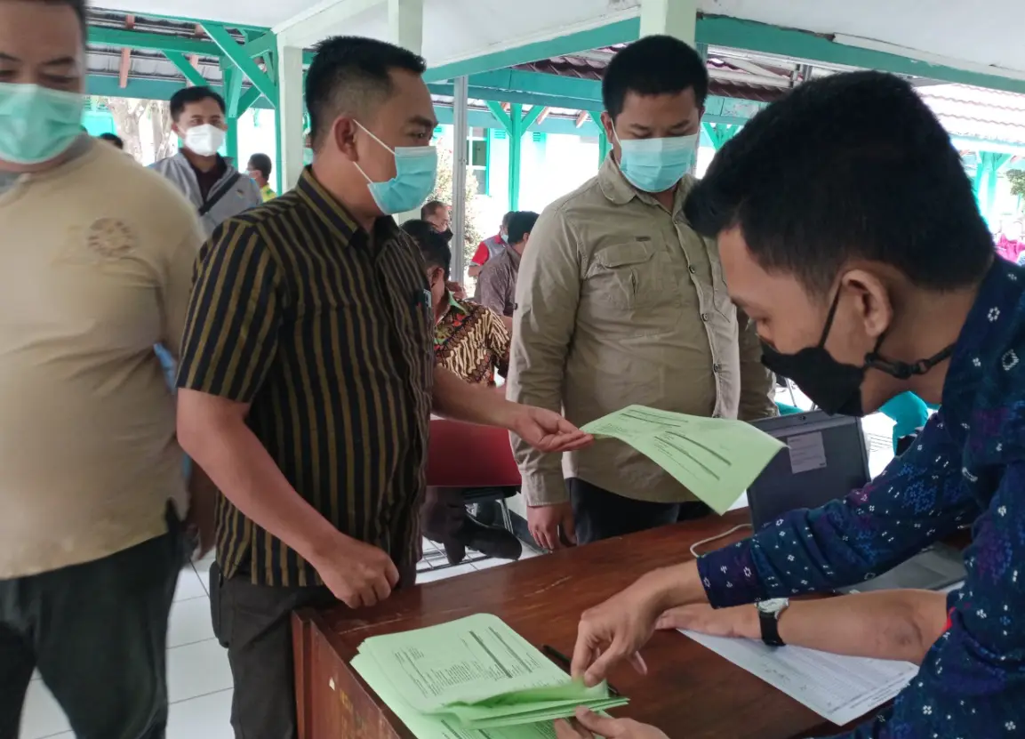 Vaksinasi Covid tenaga kesehatan di Banyumas