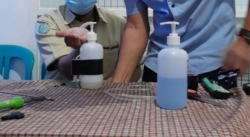 Prototipe dispenser sabun otomatis BIH Infrared Handsoap dari barang bekas